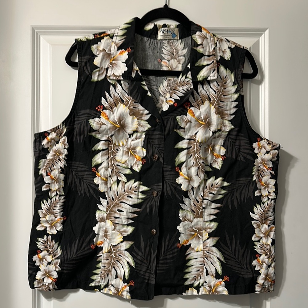 KY’s Hawaiian Sleeveless women’s shirt- Black and White